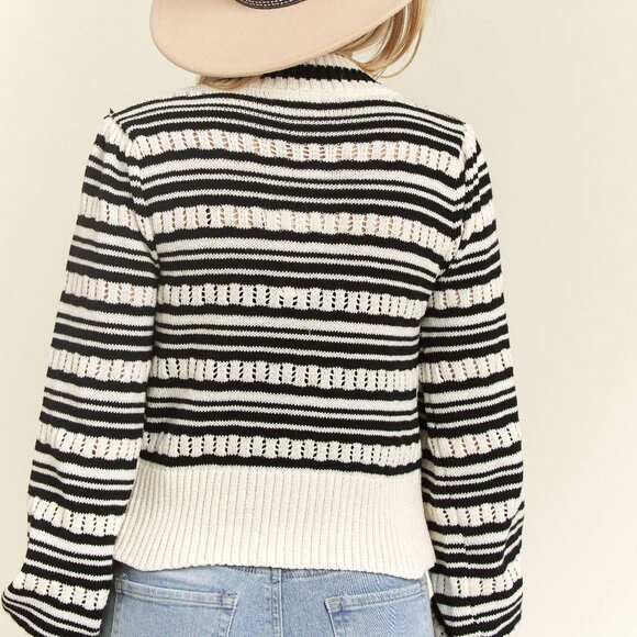 NWT Madelyn Black and White Stripe Bow Tie Sweater Size Large - Picture 4 of 4